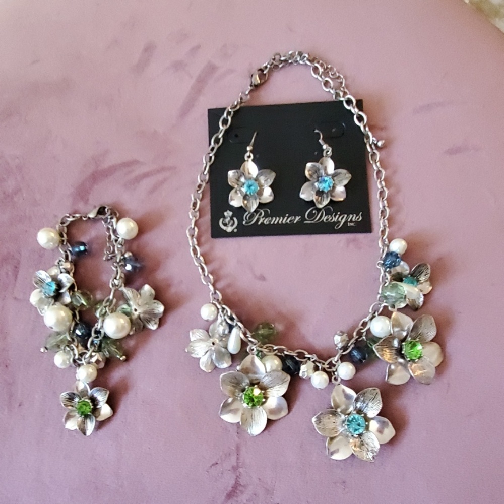 Premier Designs Jewelry Set